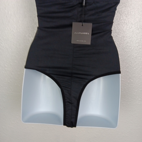 JLuxLabel Bodysuit Black Size Medium Padding Removable Straps Thong NWT - Picture 14 of 16